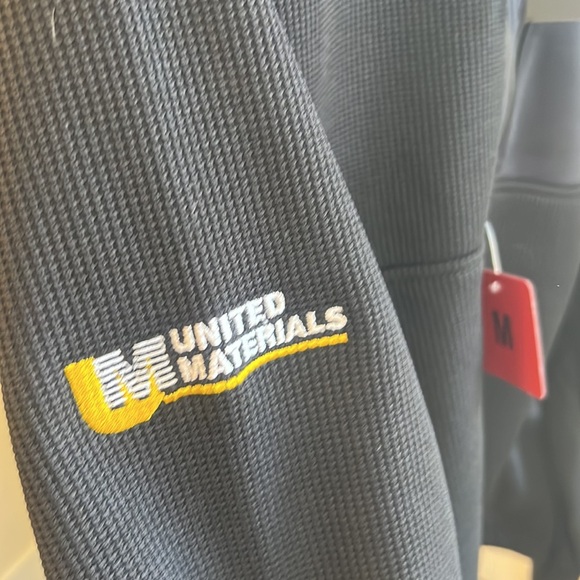 Spyder Men’s Medium Black 1/4 zip Pullover NWT - Picture 3 of 7